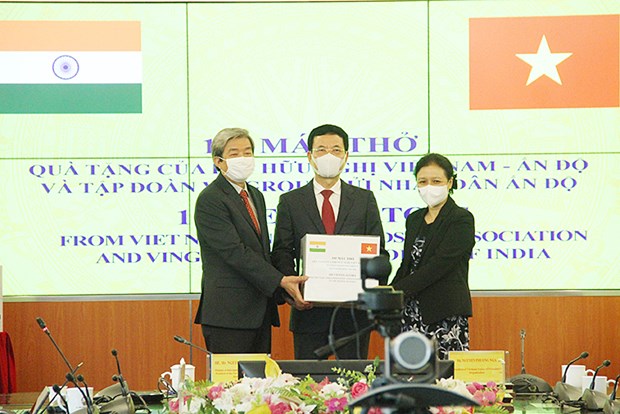 Việt Nam trao tặng 100 máy thở cho nhân dân Ấn Độ ngăn chặn đại dịch COVID-19. (Ảnh: trích dẫn từ Thông tấn xã Việt Nam